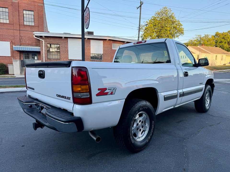 1999 Chevrolet Silverado 1500 Regular Cab Z71 Pickup 2D 6 1/2 ft